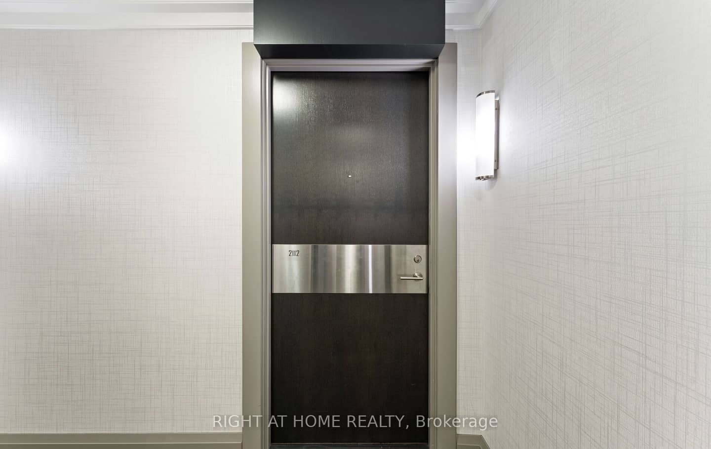 18 Graydon Hall Drive 2112, Toronto, ON M3A 0A4