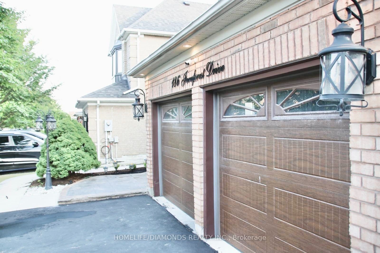 186 FERNFOREST Drive, Brampton, ON L6R 1T7