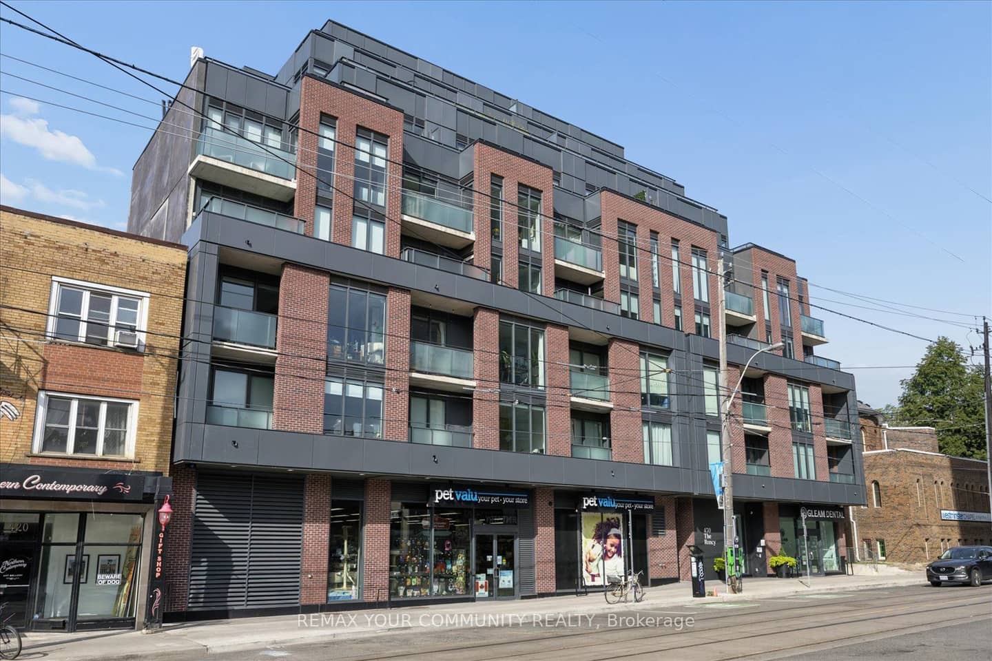 430 Roncesvalles Avenue 404, Toronto, ON M6R 0A6