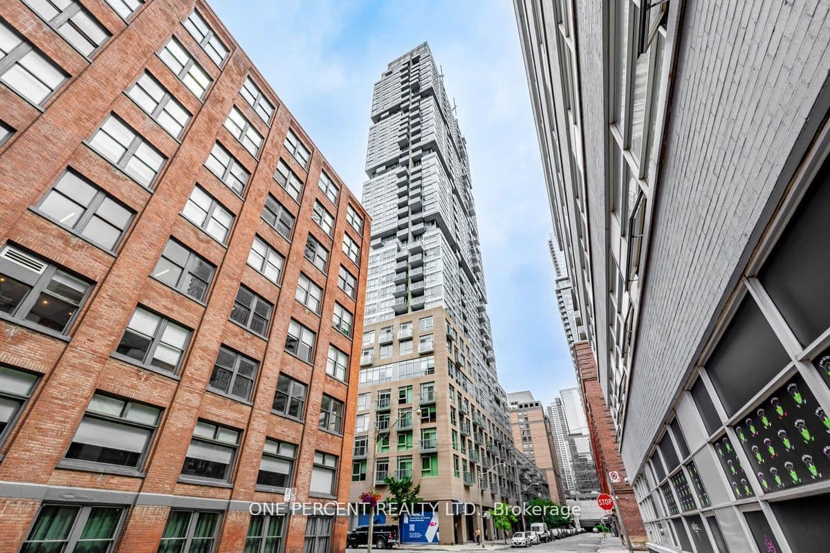30 Nelson Street 426, Toronto, ON M5V 0H5