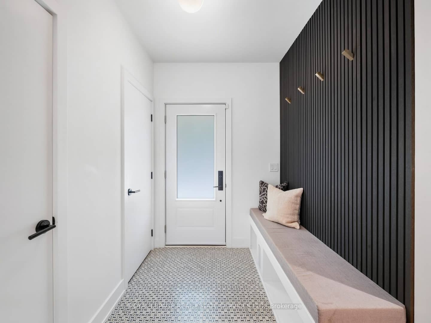 374 Spadina Road, Toronto, ON M5P 2V8
