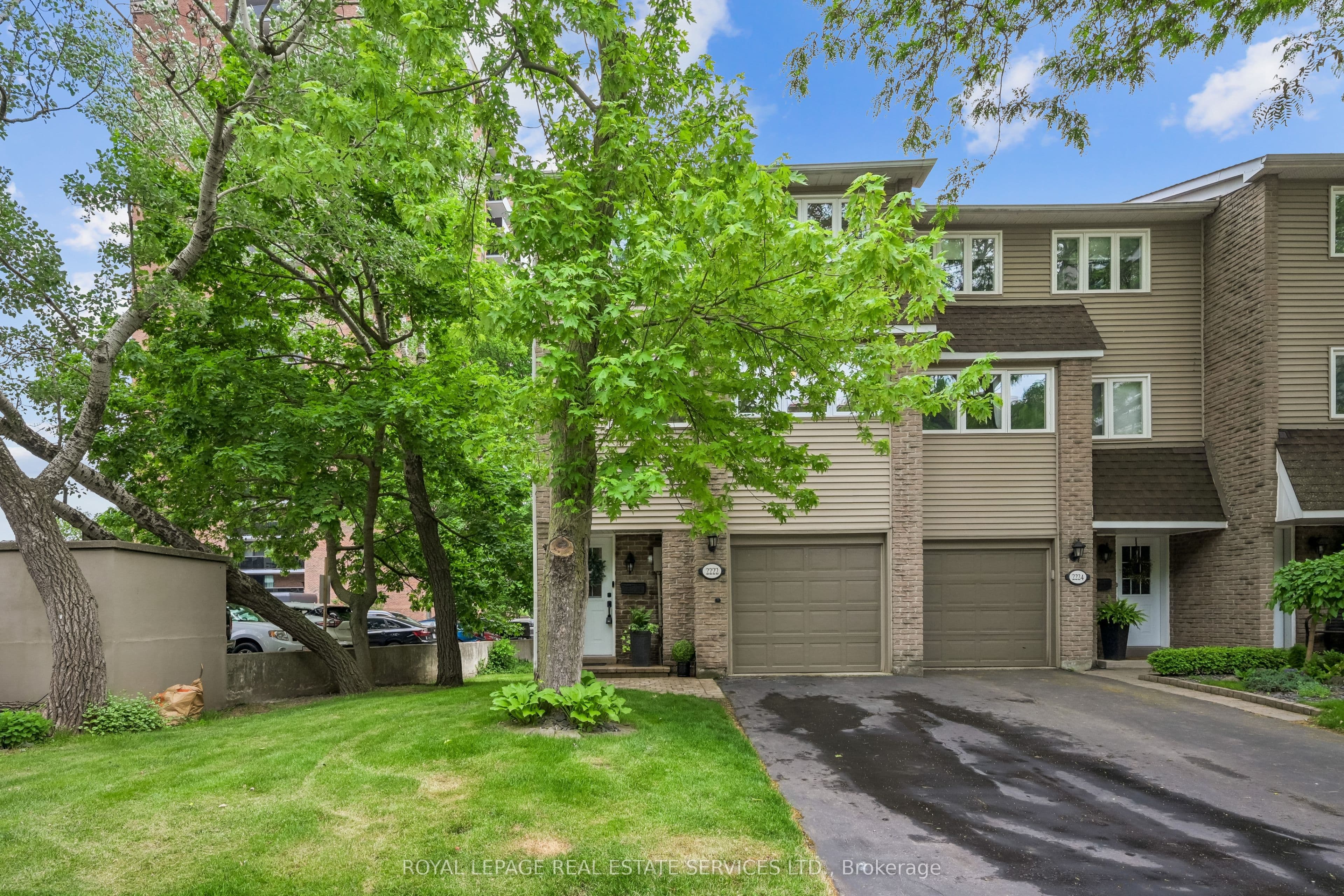 2222 Marine Drive 1, Oakville, ON L6L 1C1