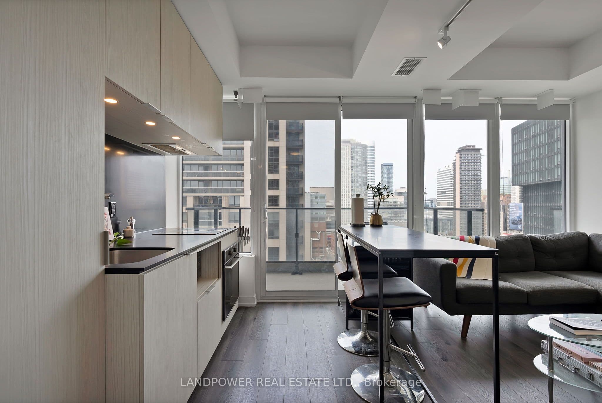77 Shuter Street 2501, Toronto, ON M5B 0B8