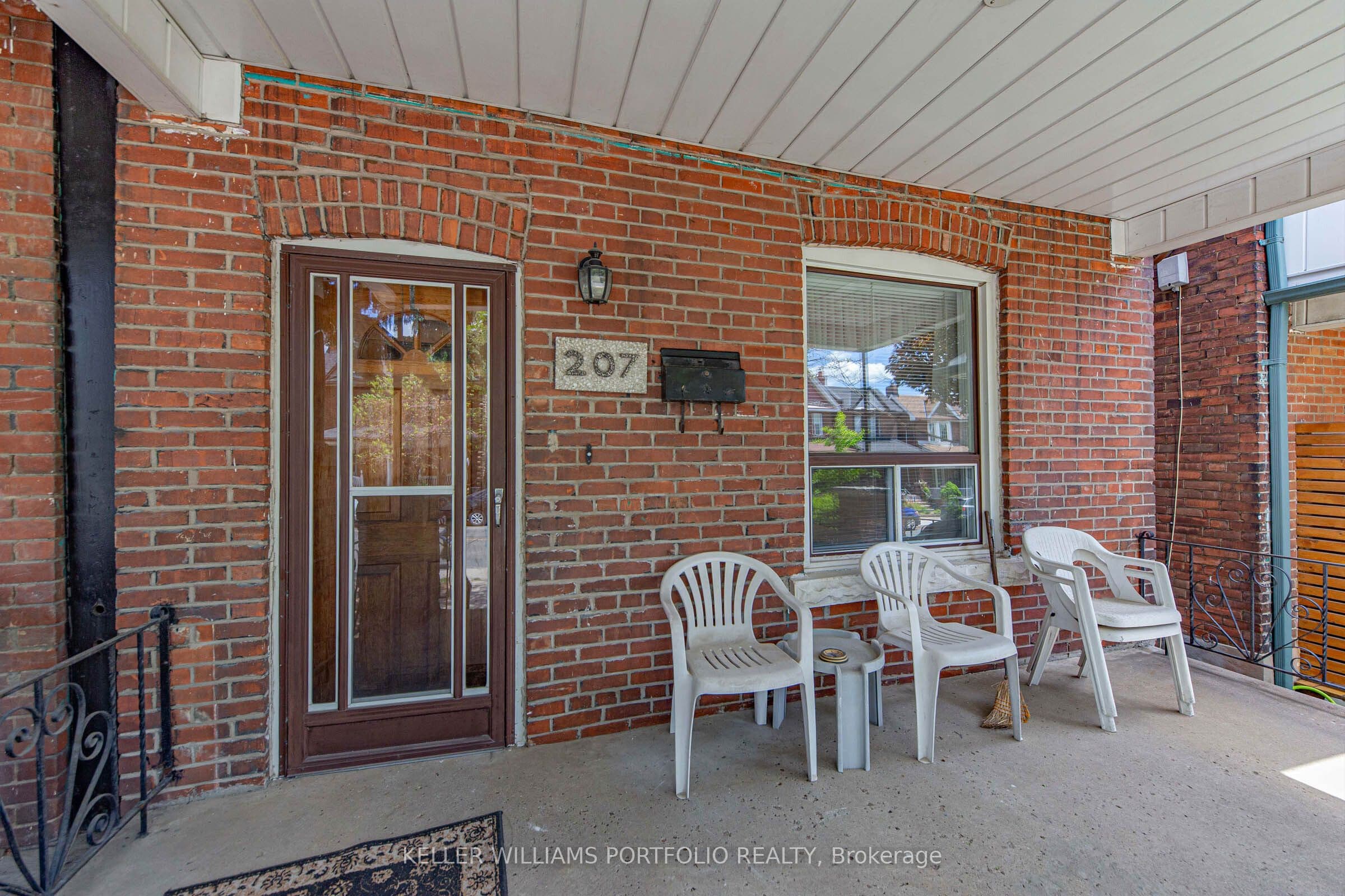 207 Symington Avenue, Toronto, ON M6P 3W5