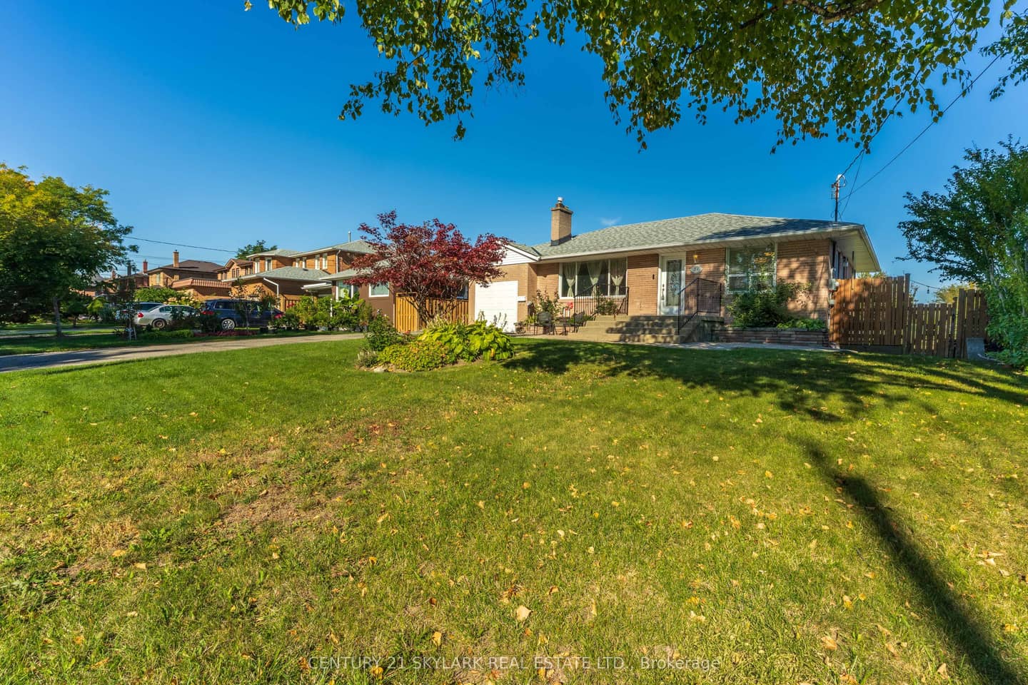 24 Aura Lea Boulevard, Toronto, ON M9M 1K3