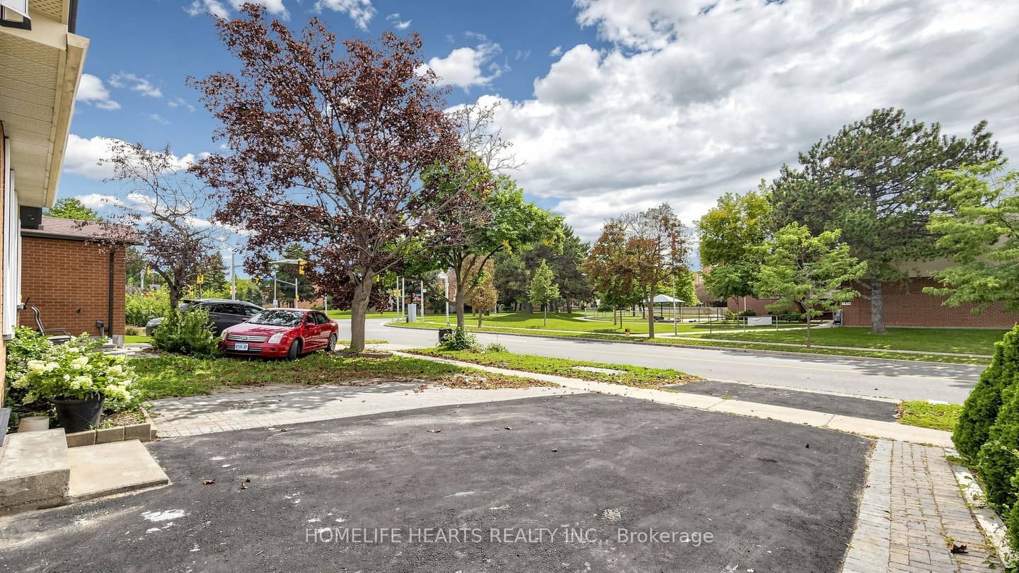 5 John Tabor Trail, Toronto, ON M1B 3C7