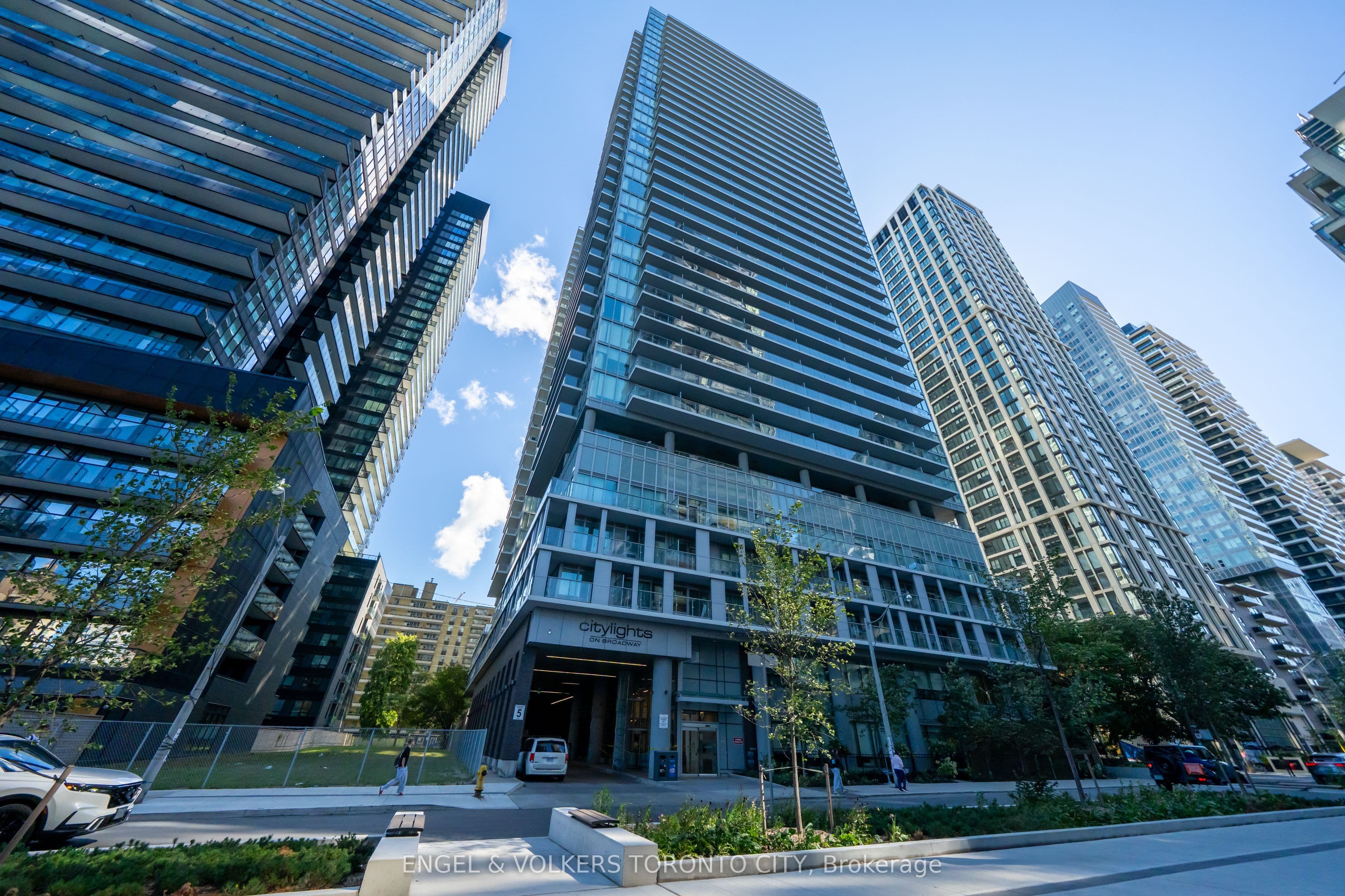 99 Broadway Avenue 2710, Toronto, ON M4P 0E3