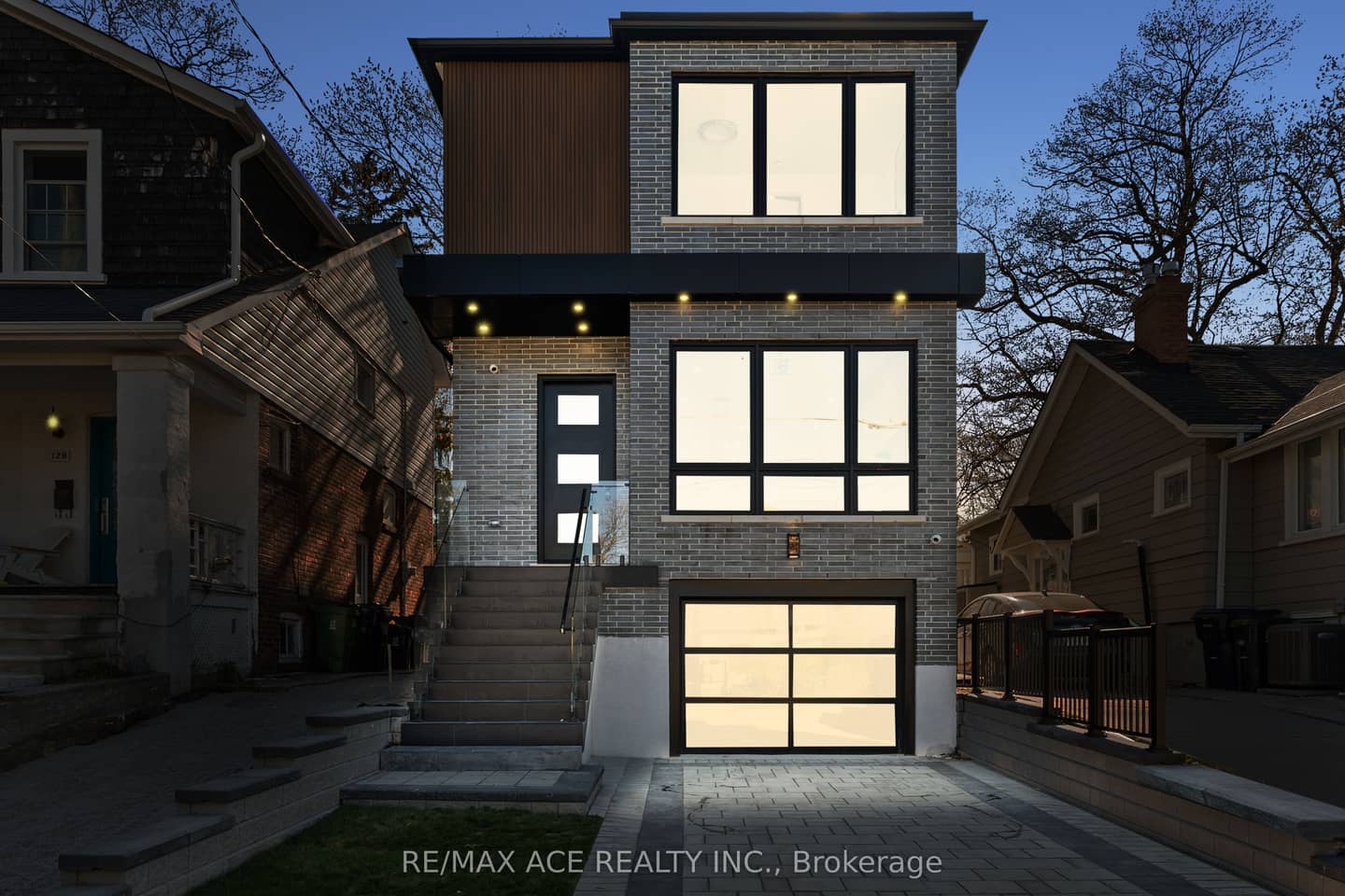 122 Warden Avenue, Toronto, ON M1N 2Z4