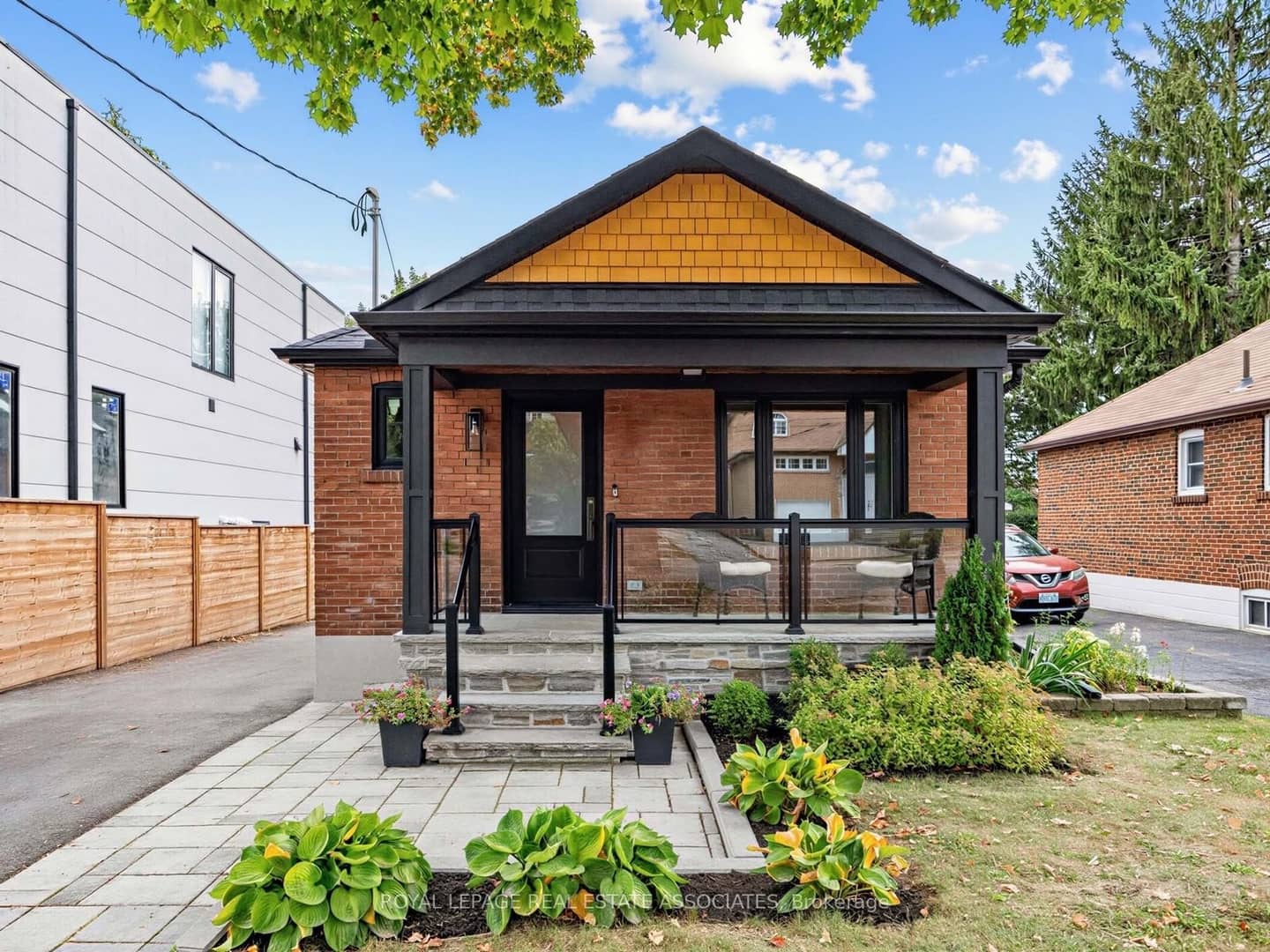 41 Ringley Avenue, Toronto, ON M8Y 1P3