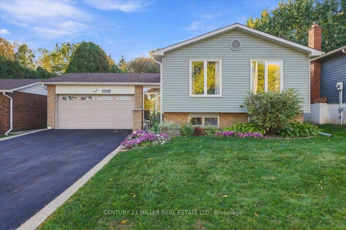 2044 Coral Crescent, Burlington, ON L7P 3K5