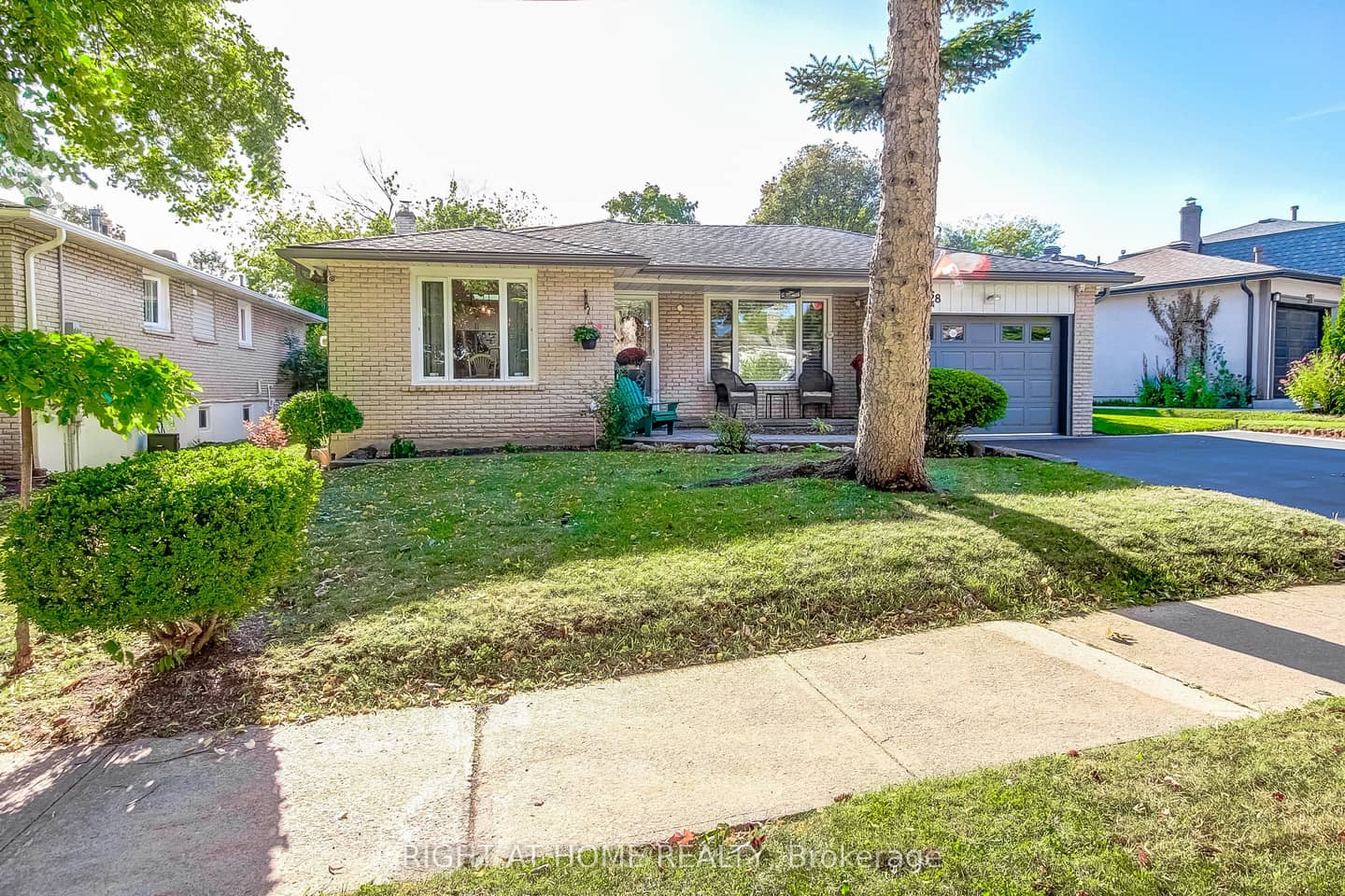 1328 Falgarwood Drive, Oakville, ON L6H 2L9