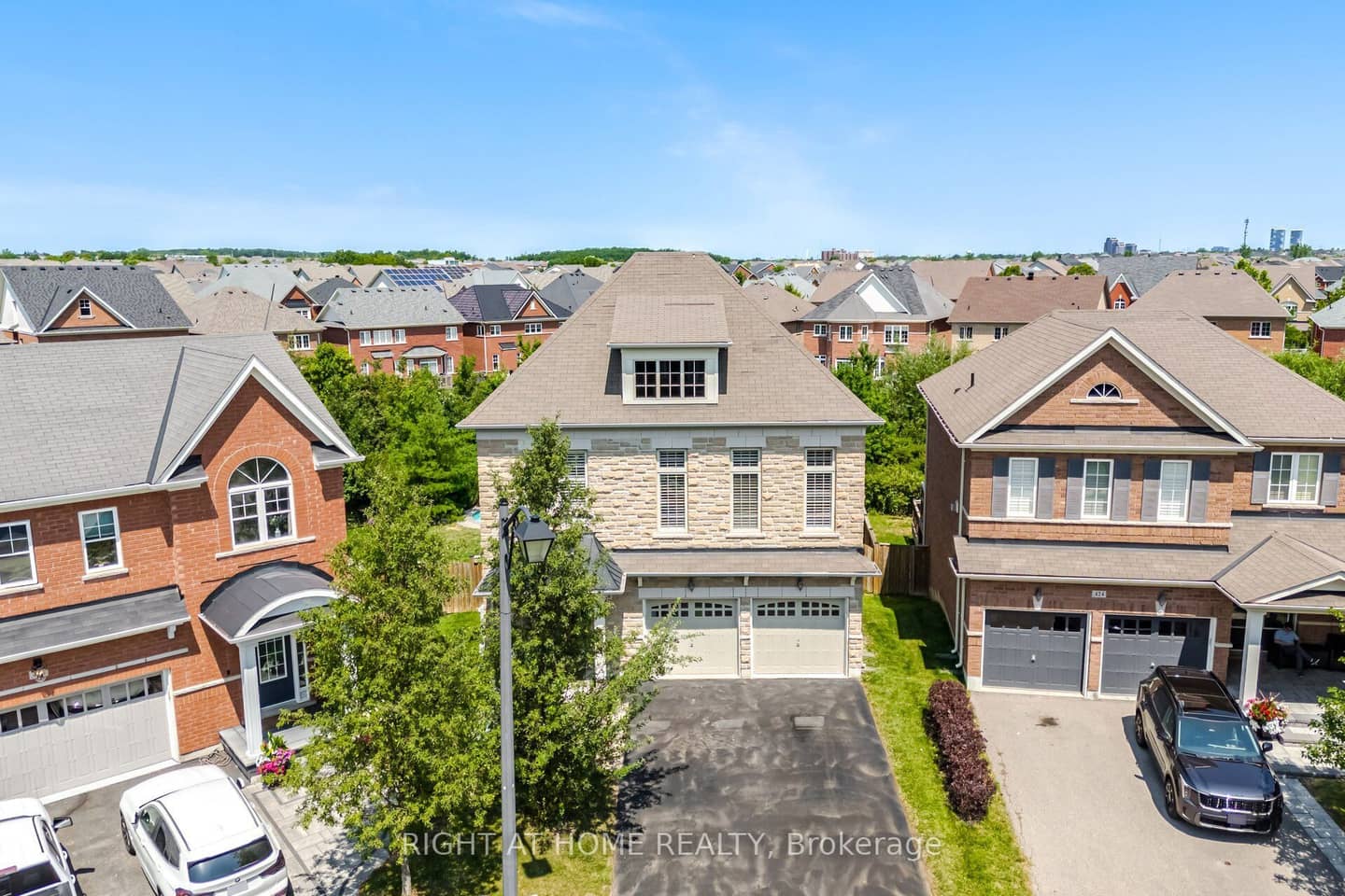 420 Nairn Circle, Milton, ON L9T 8A6