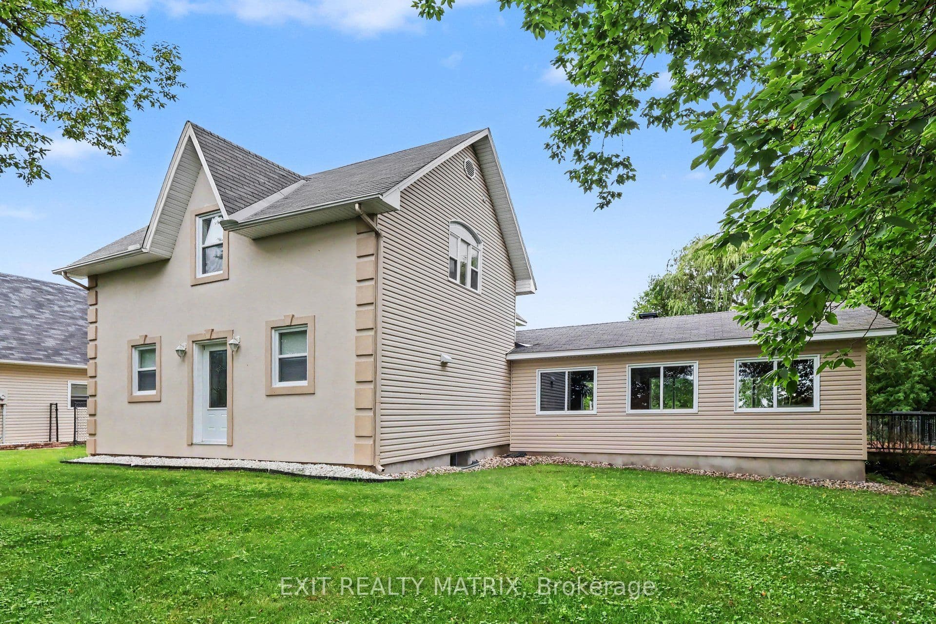 1991 FINCH-WINCHESTER BOUNDARY Road, North Stormont, ON K0C 1H0