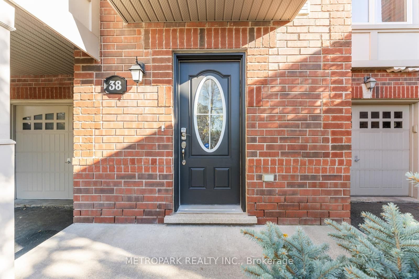 38 Gleave Terrace, Milton, ON L9T 7B5