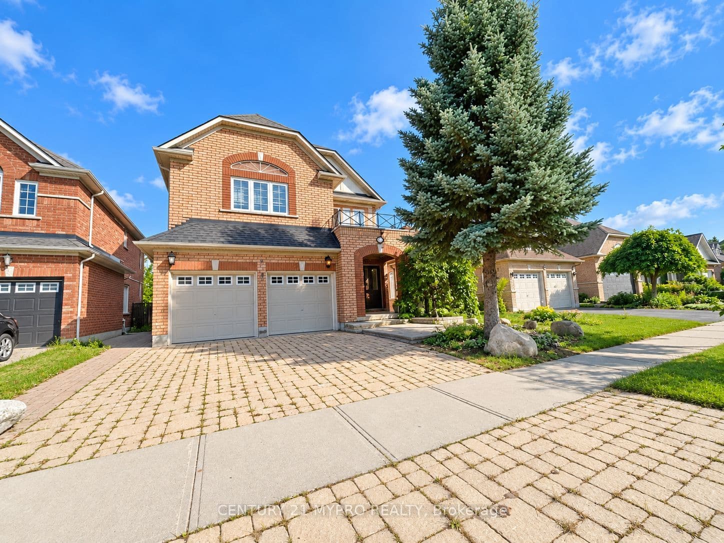 178 Stonemanor Avenue, Whitby, ON L1R 2Z1