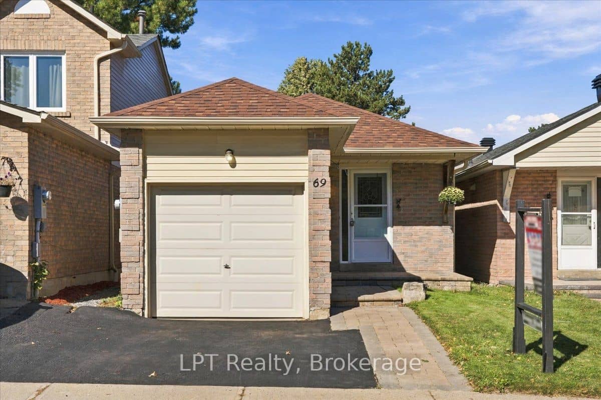 69 Scarfair Pathway, Toronto, ON M1B 4G2