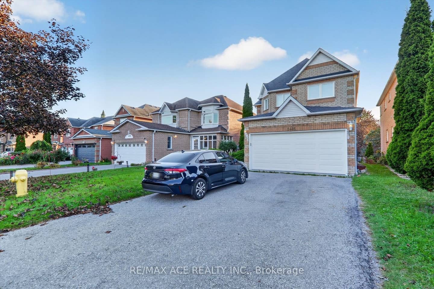 1446 Sandhurst Crescent, Pickering, ON L1V 6Y8