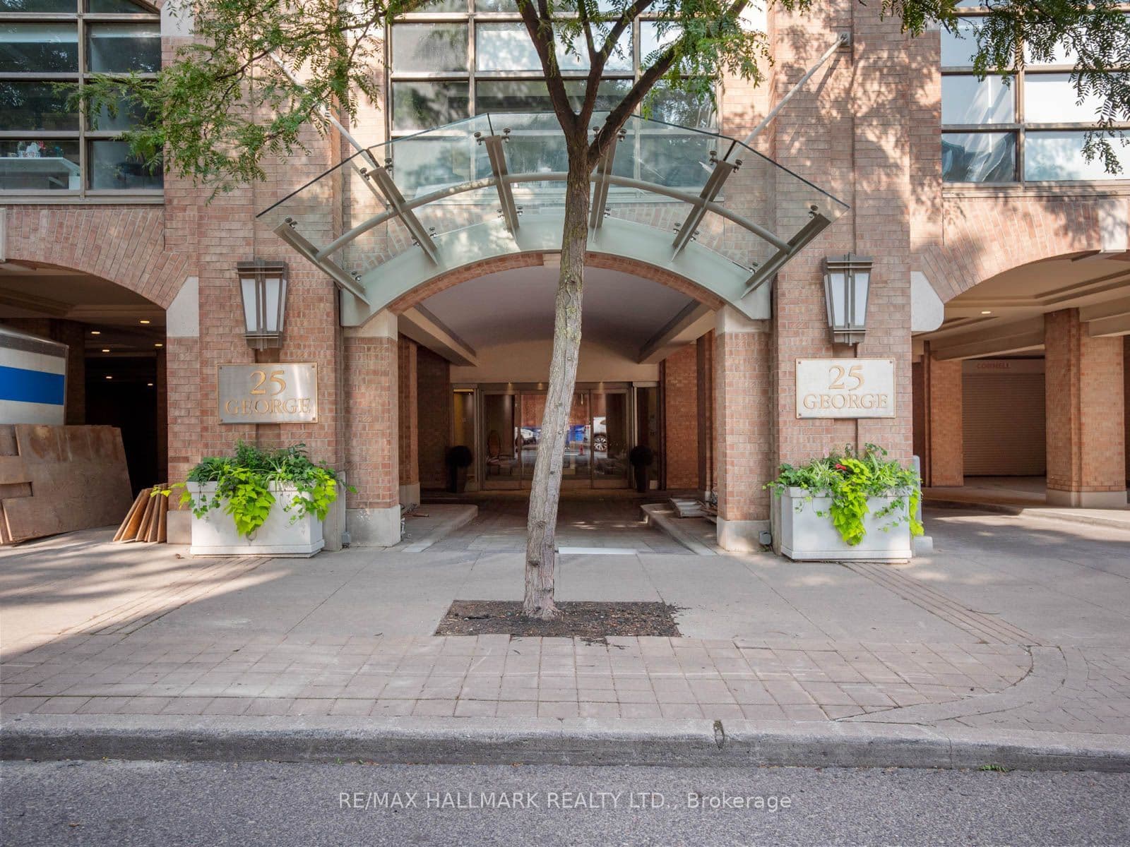 25 George Street 305, Toronto, ON M5A 4L8