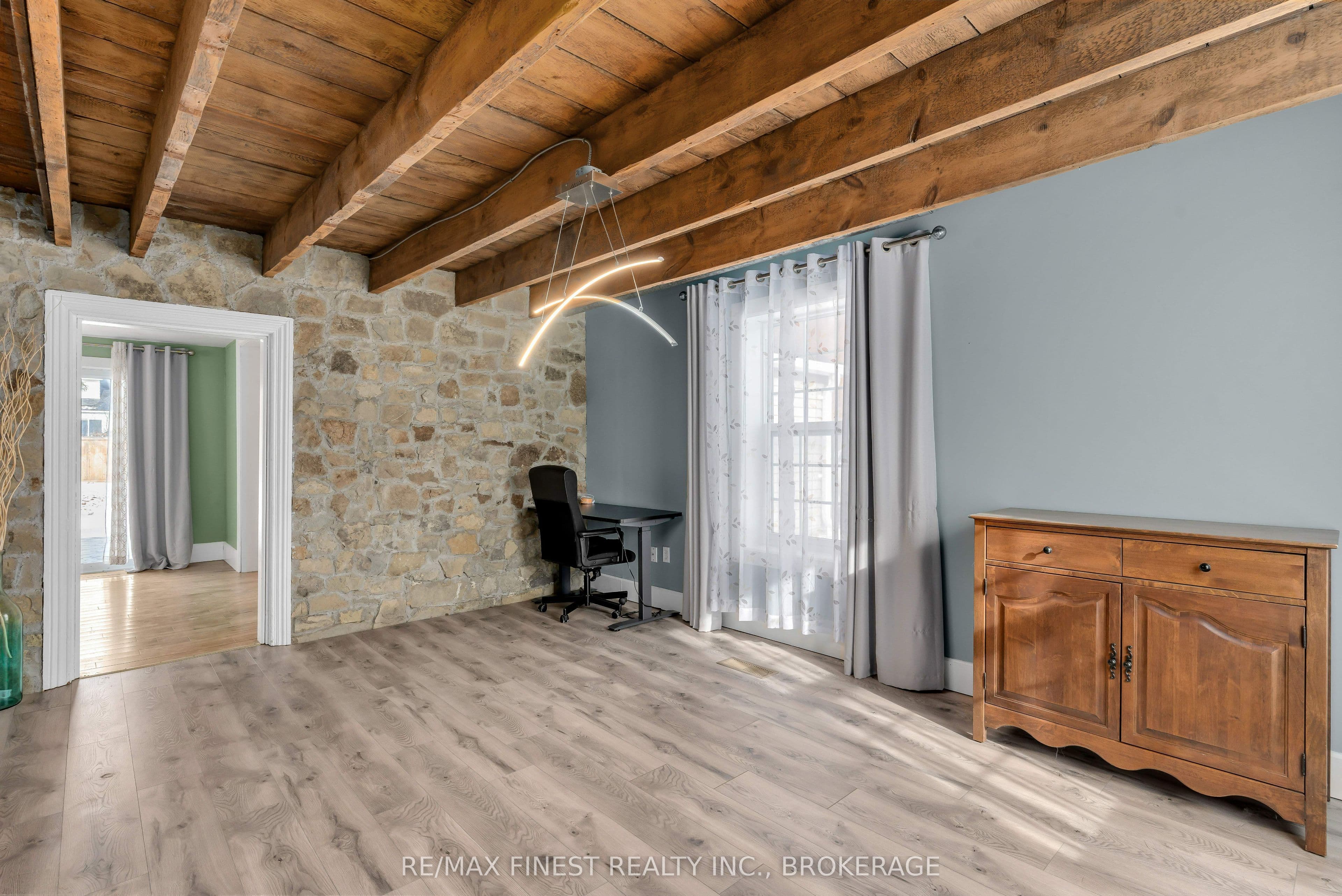 763 King Street W, Kingston, ON K7M 2G4