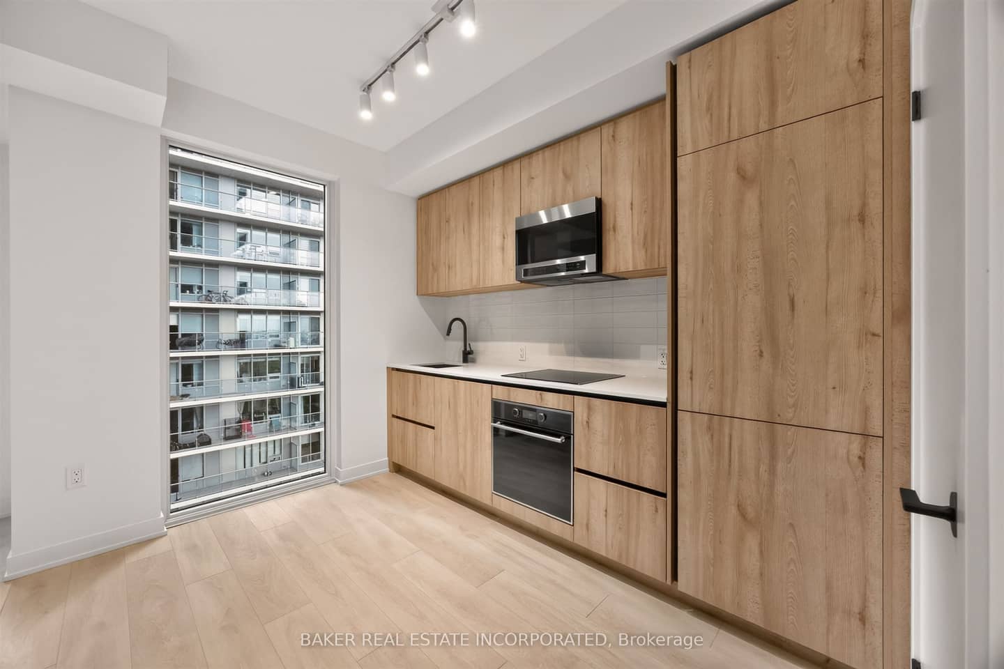 117 Broadway Avenue 2303, Toronto, ON M4P 1V3