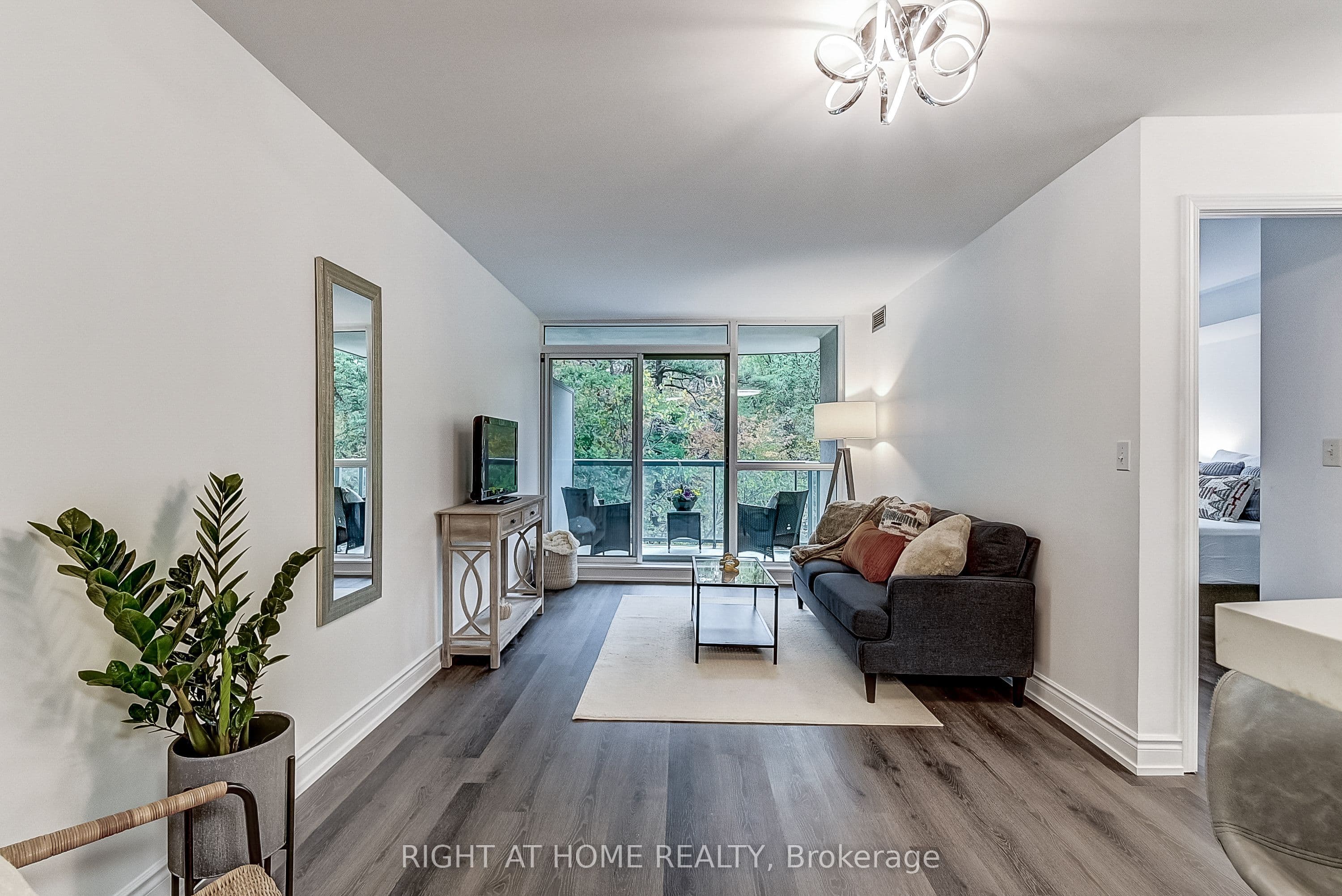 2565 Erin Centre Boulevard 508, Mississauga, ON L5M 6Z8