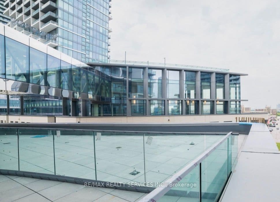 7890 Jane Street 607, Vaughan, ON L4J 2M7