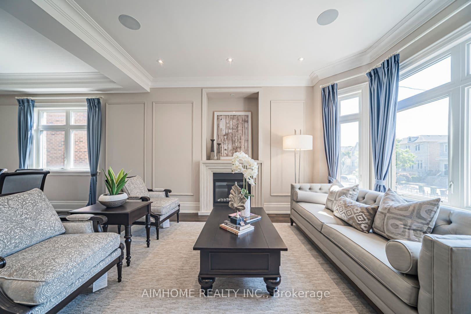 212 Hollywood Avenue, Toronto, ON M2N 3K6