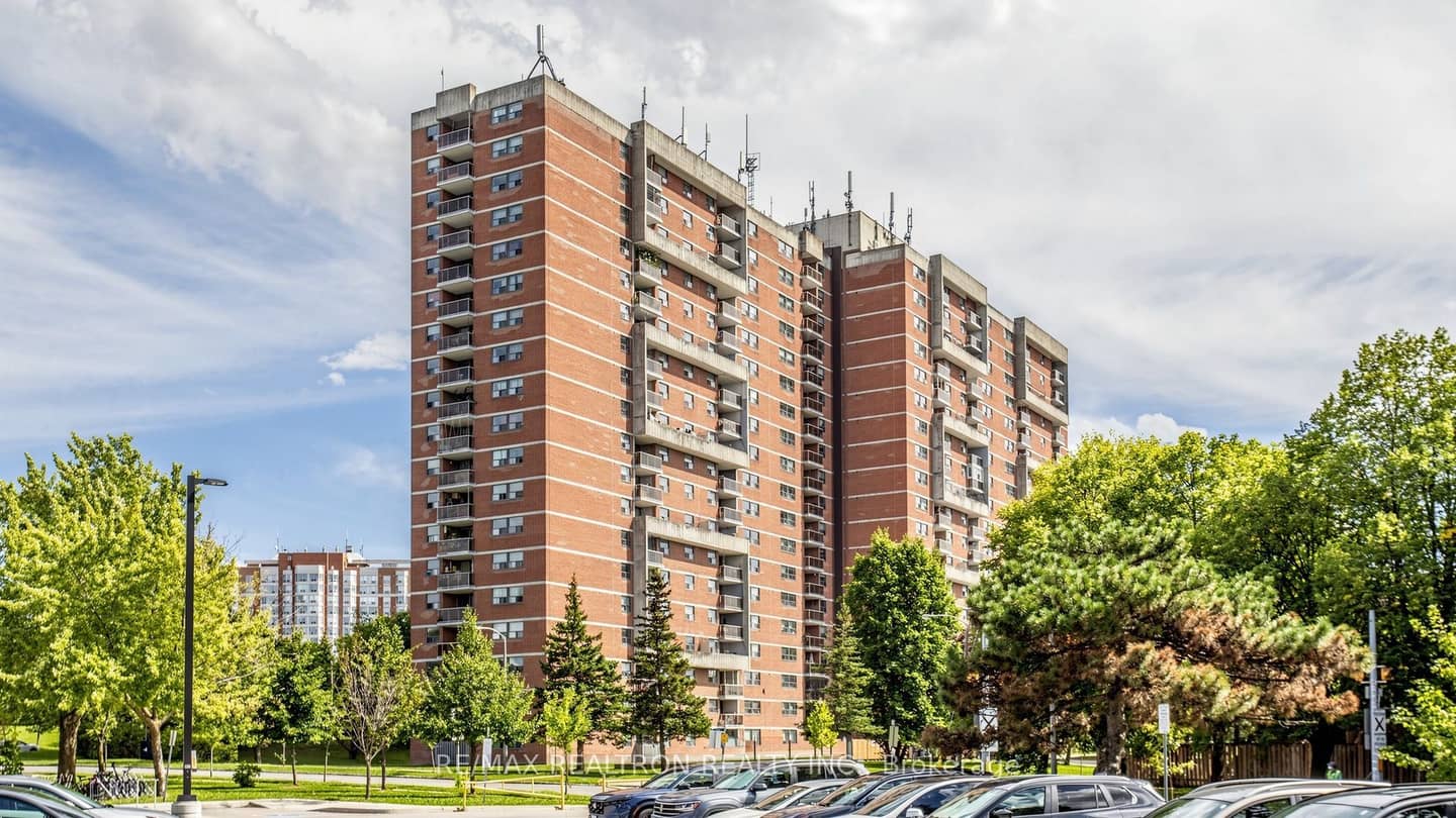 100 Wingarden Court 1215, Toronto, ON M1B 2P4