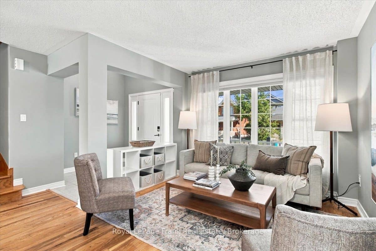 34 Freer Crescent, Ajax, ON L1T 4N5