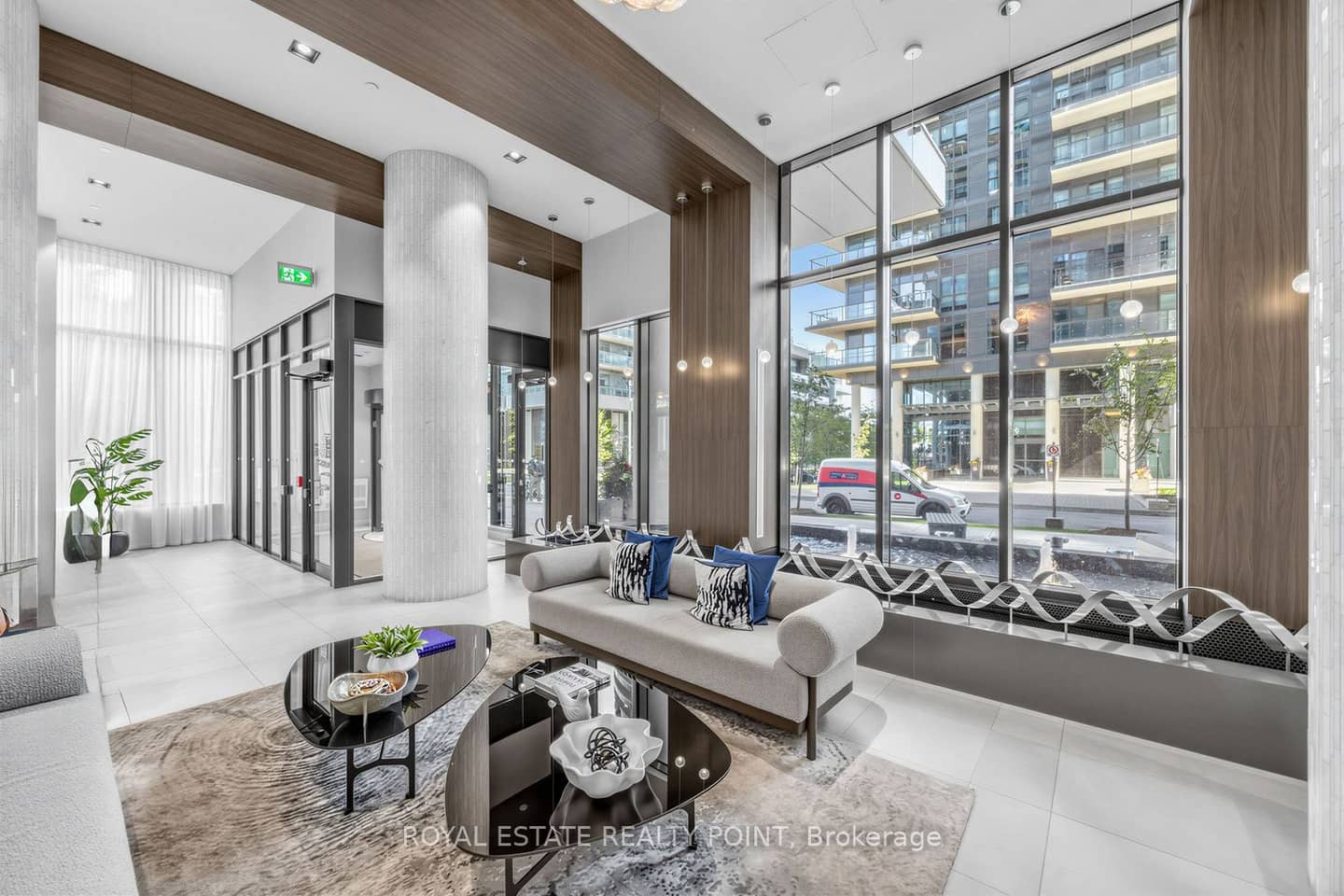 38 Annie Craig Drive 1008, Toronto, ON M5V 0G9