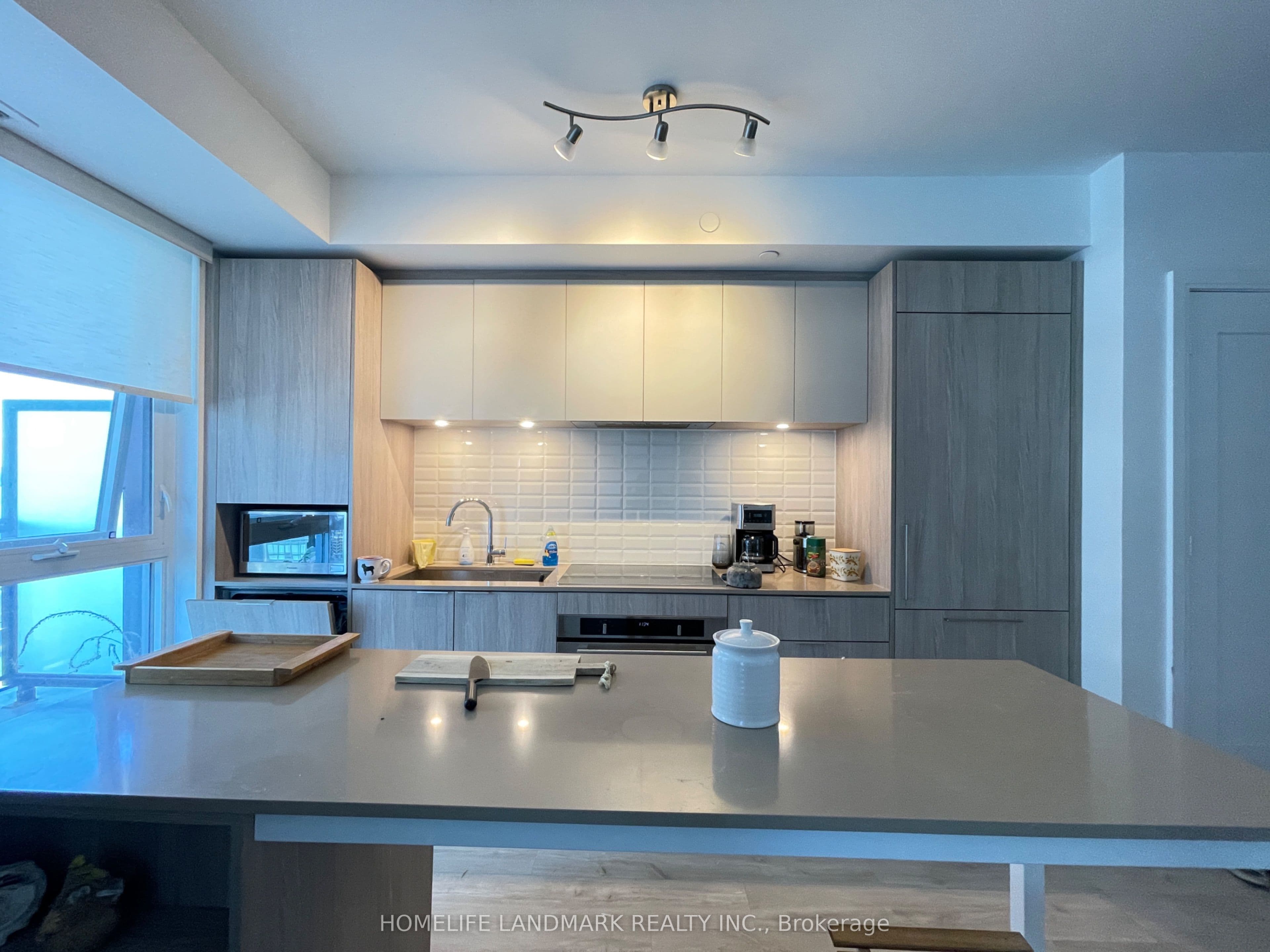 65 Annie Craig Drive 806, Toronto, ON M8V 0G3