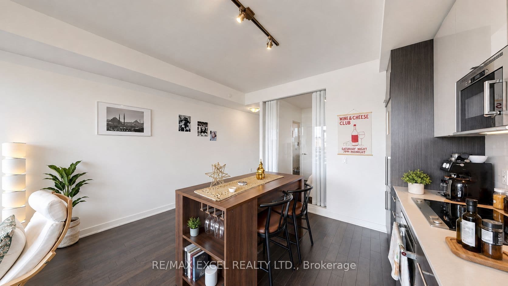 330 Richmond Street W 1010, Toronto, ON M5V 1X2
