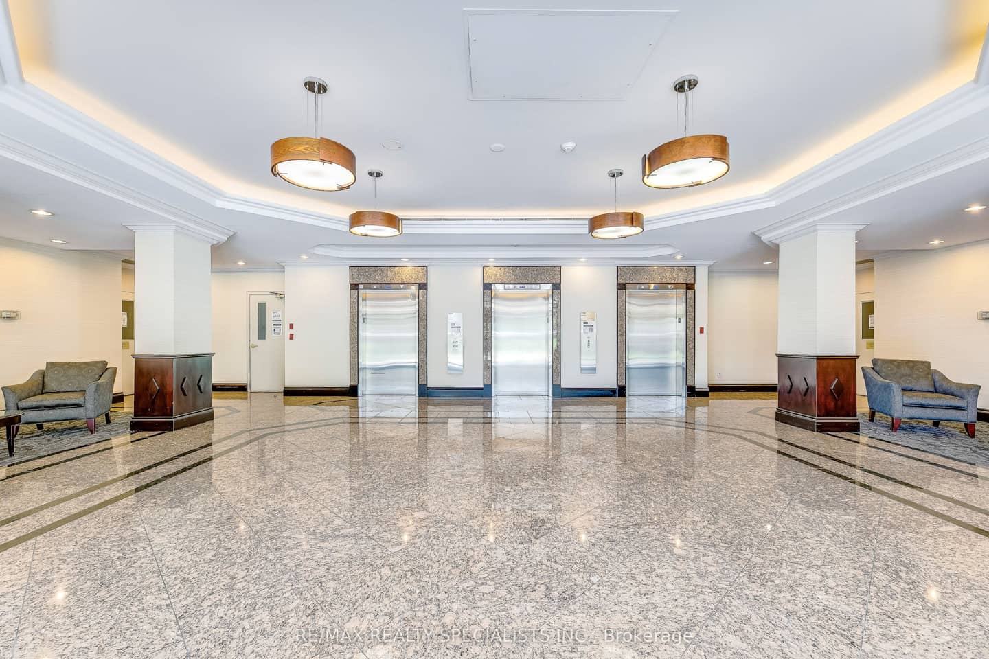 2155 Burnhamthorpe Road W 212, Mississauga, ON L5L 5P4