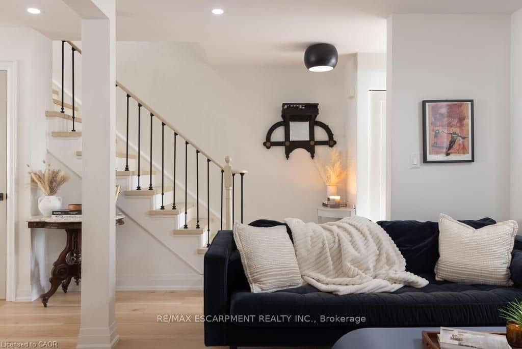 1422 GHENT Avenue, Burlington, ON L7S 1W8