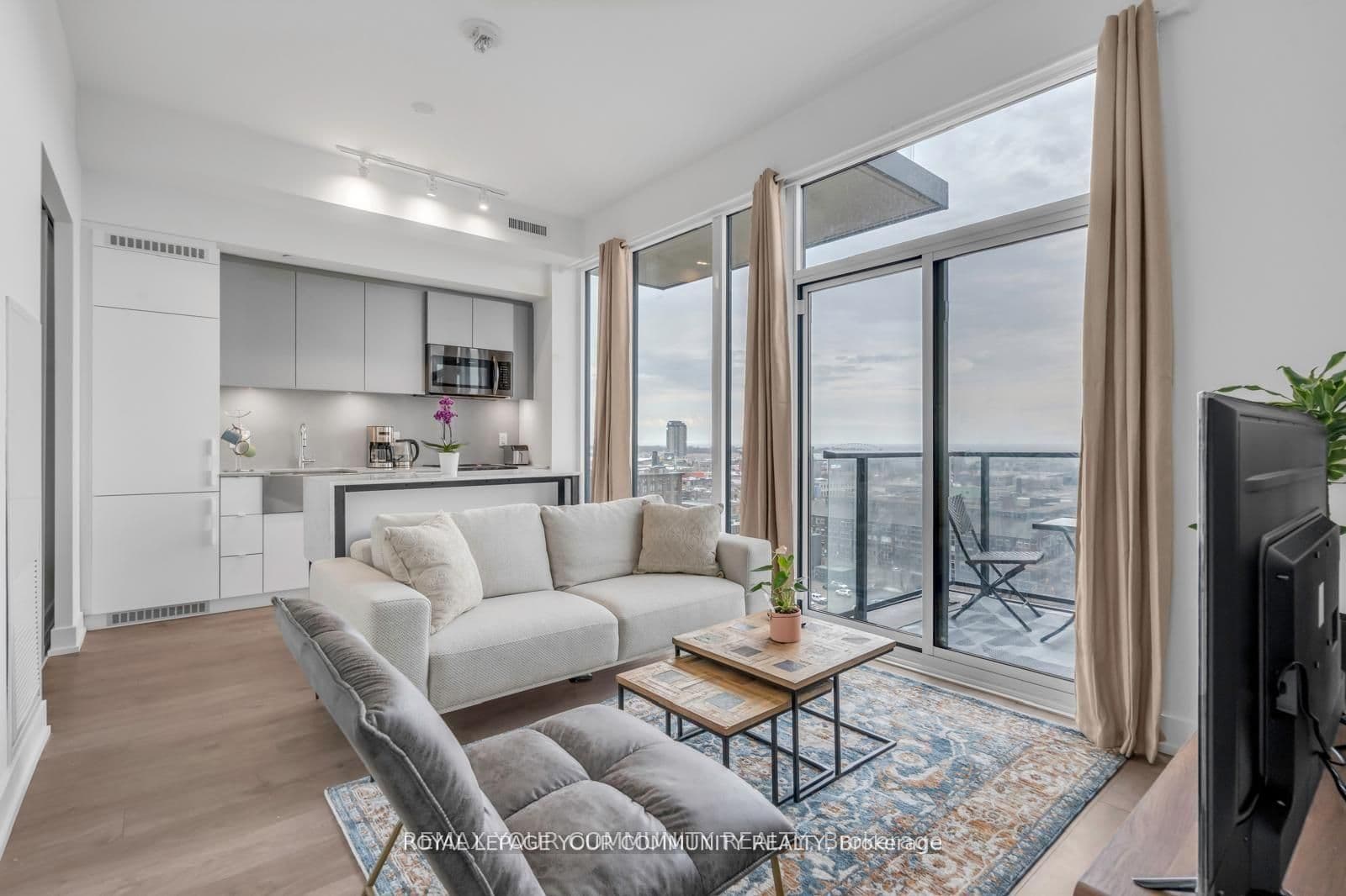 270 Dufferin Street 1106, Toronto, ON M6K 0H8