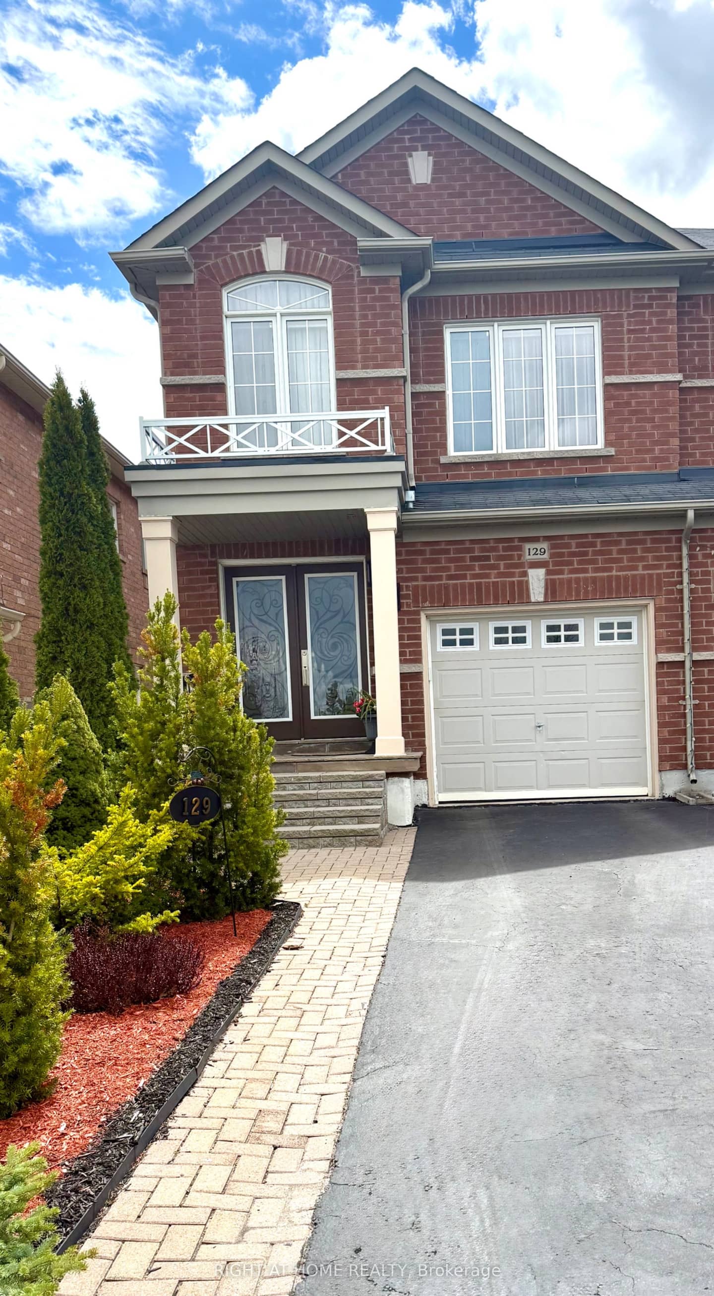 129 Four Seasons Crescent, East Gwillimbury, ON L9N 0C2