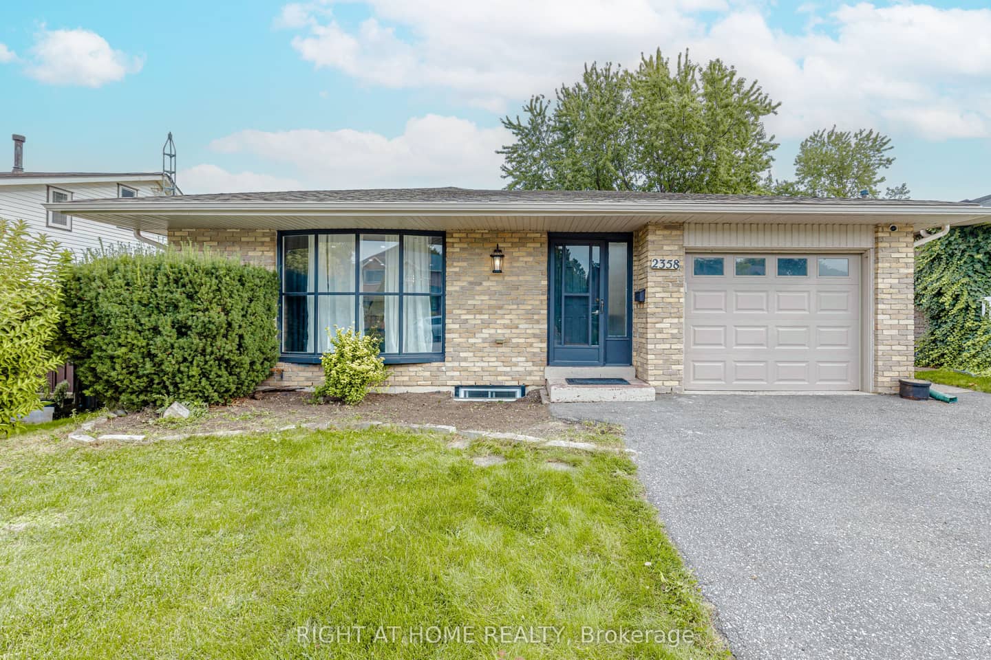 2358 Arnold Crescent, Burlington, ON L7P 4G3