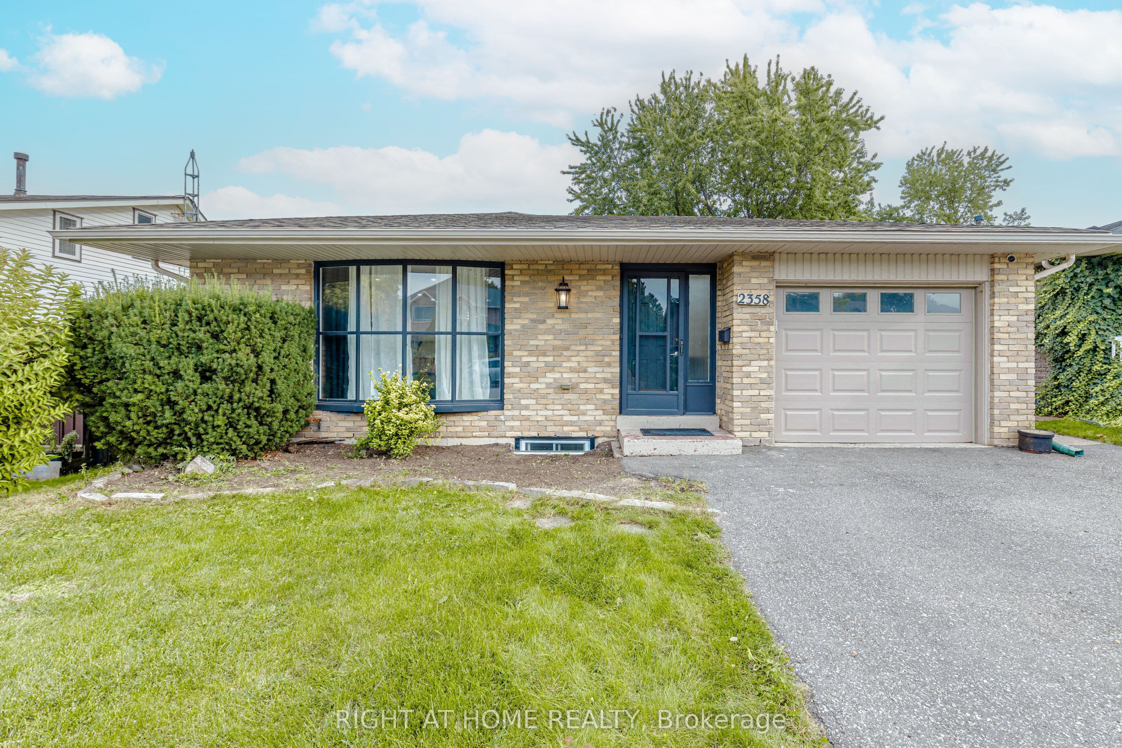 2358 Arnold Crescent, Burlington, ON L7P 4G3
