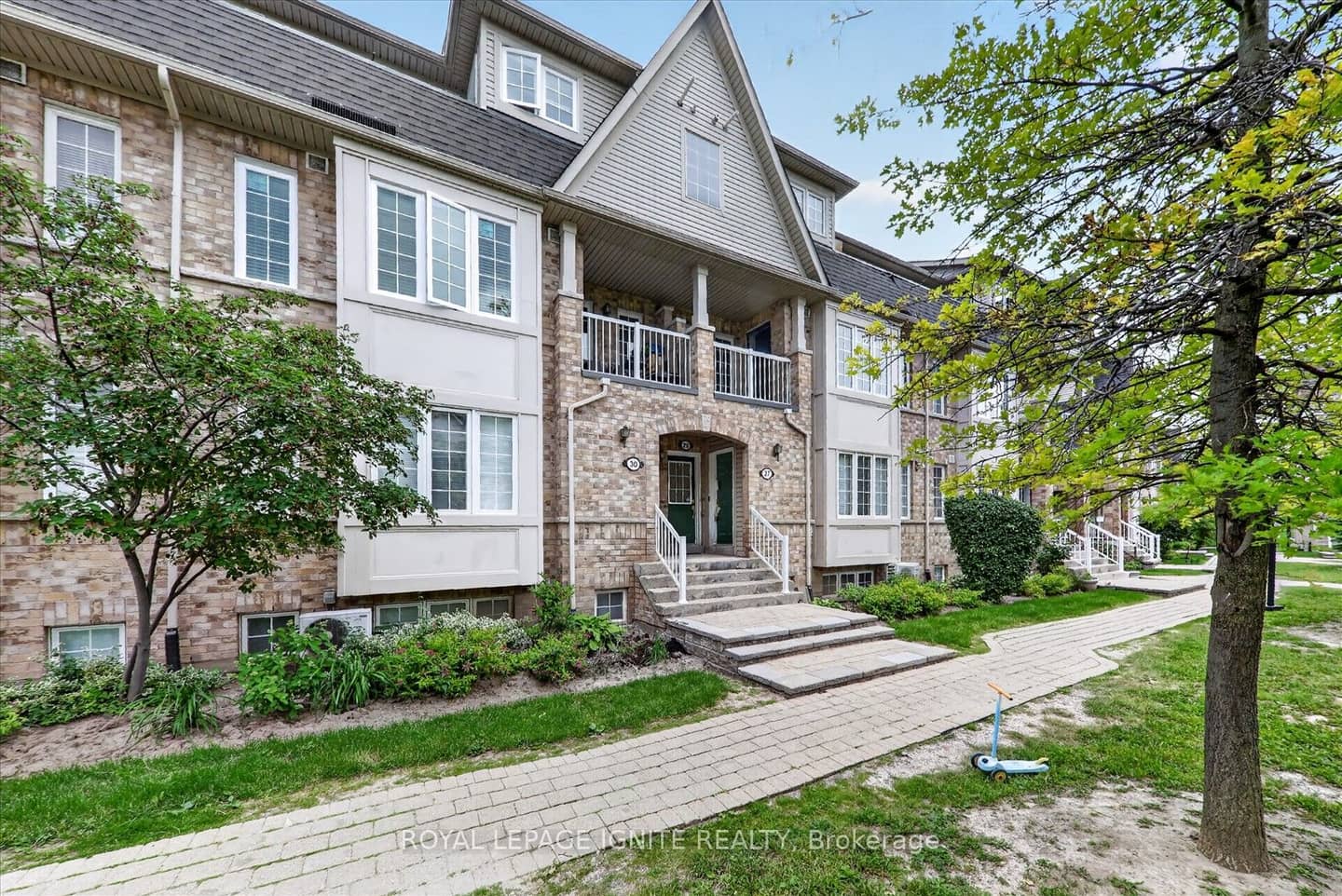 42 Pinery Trail 29, Toronto, ON M1B 6H9