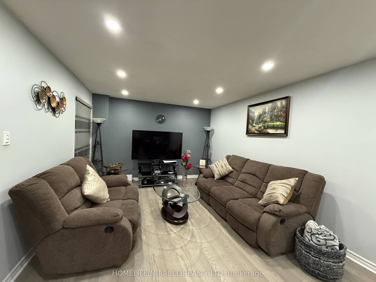 163 Mabley Crescent, Vaughan, ON L4J 2Z7