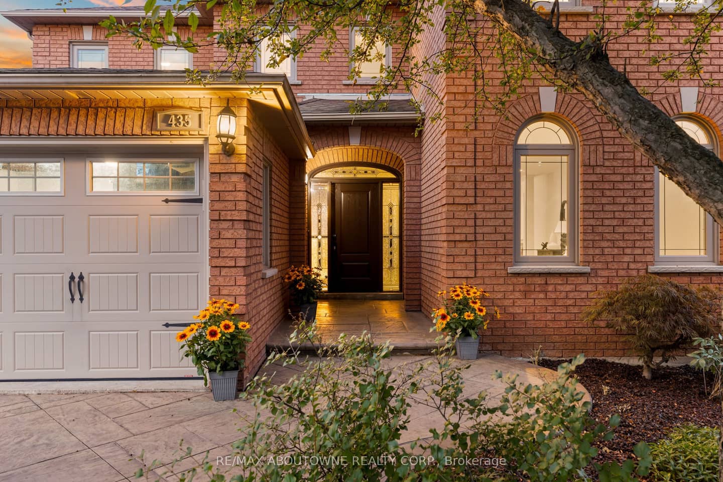 435 March Crescent, Oakville, ON L6H 5X7