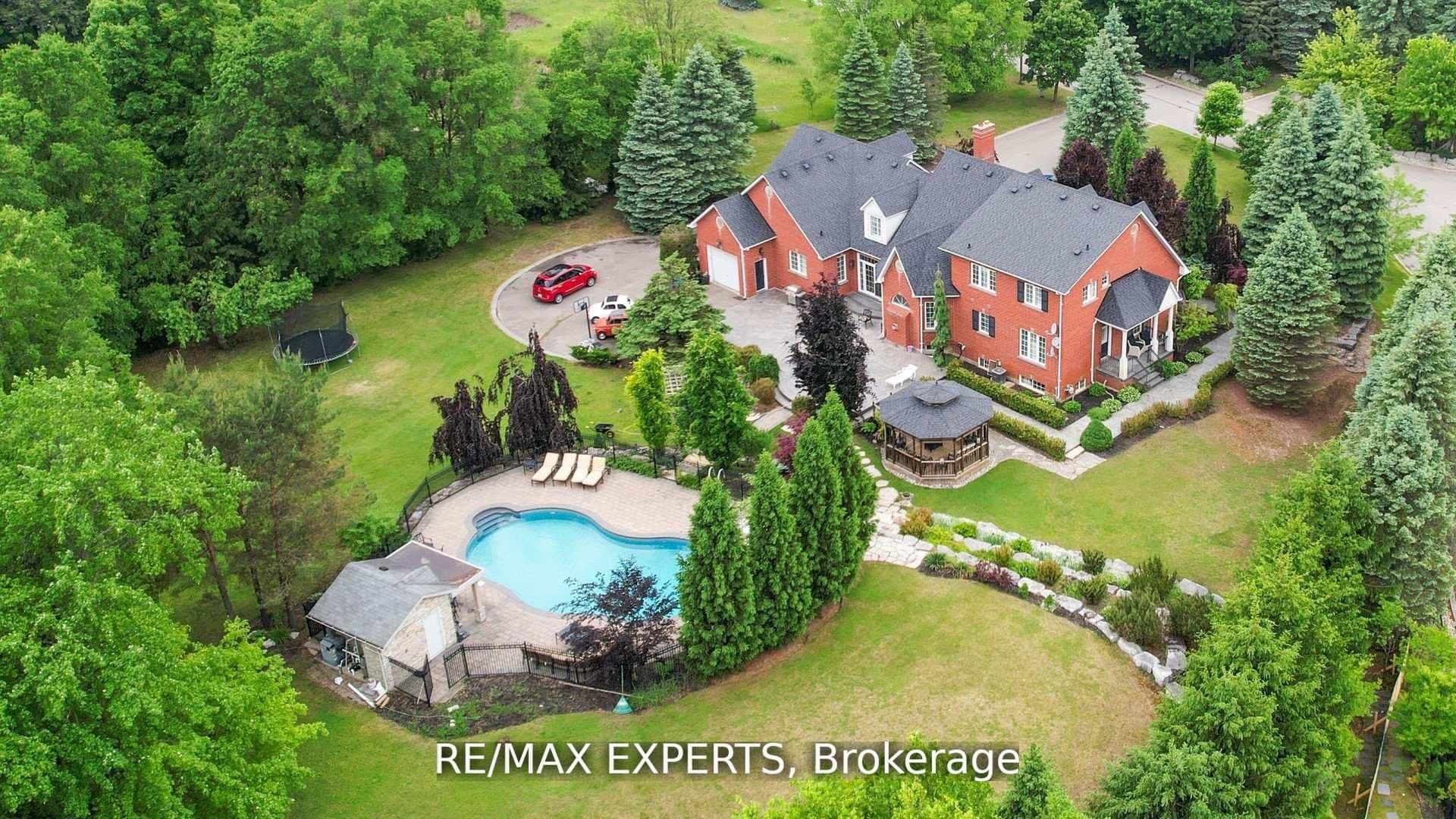 27 Theresa Circle, Vaughan, ON L0J 1C0