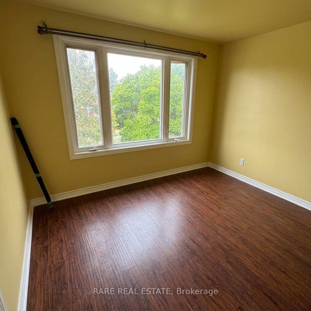 167 Magnolia Avenue, Toronto, ON M1K 3K7