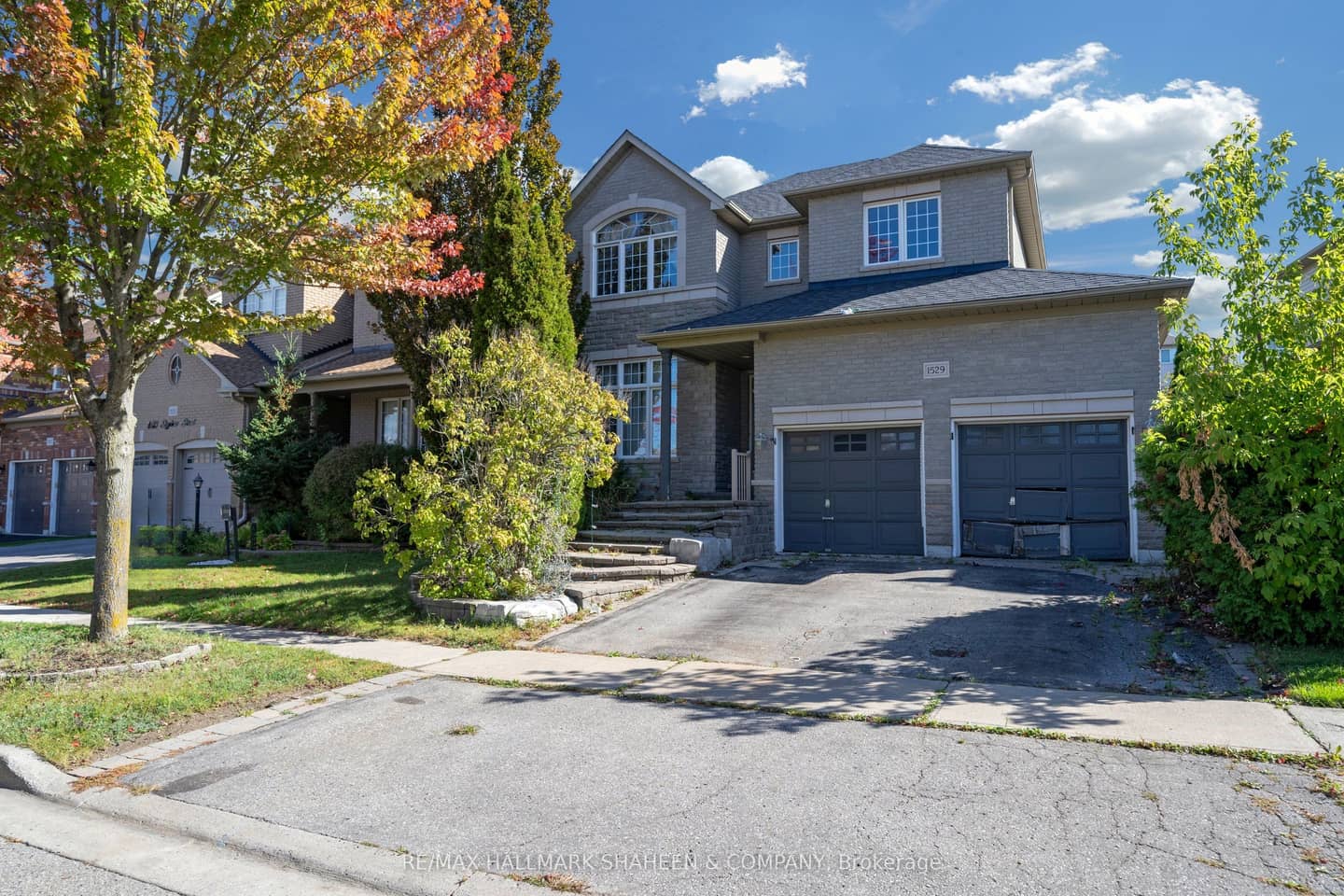 1529 Skyview Street, Oshawa, ON L1K 2S3