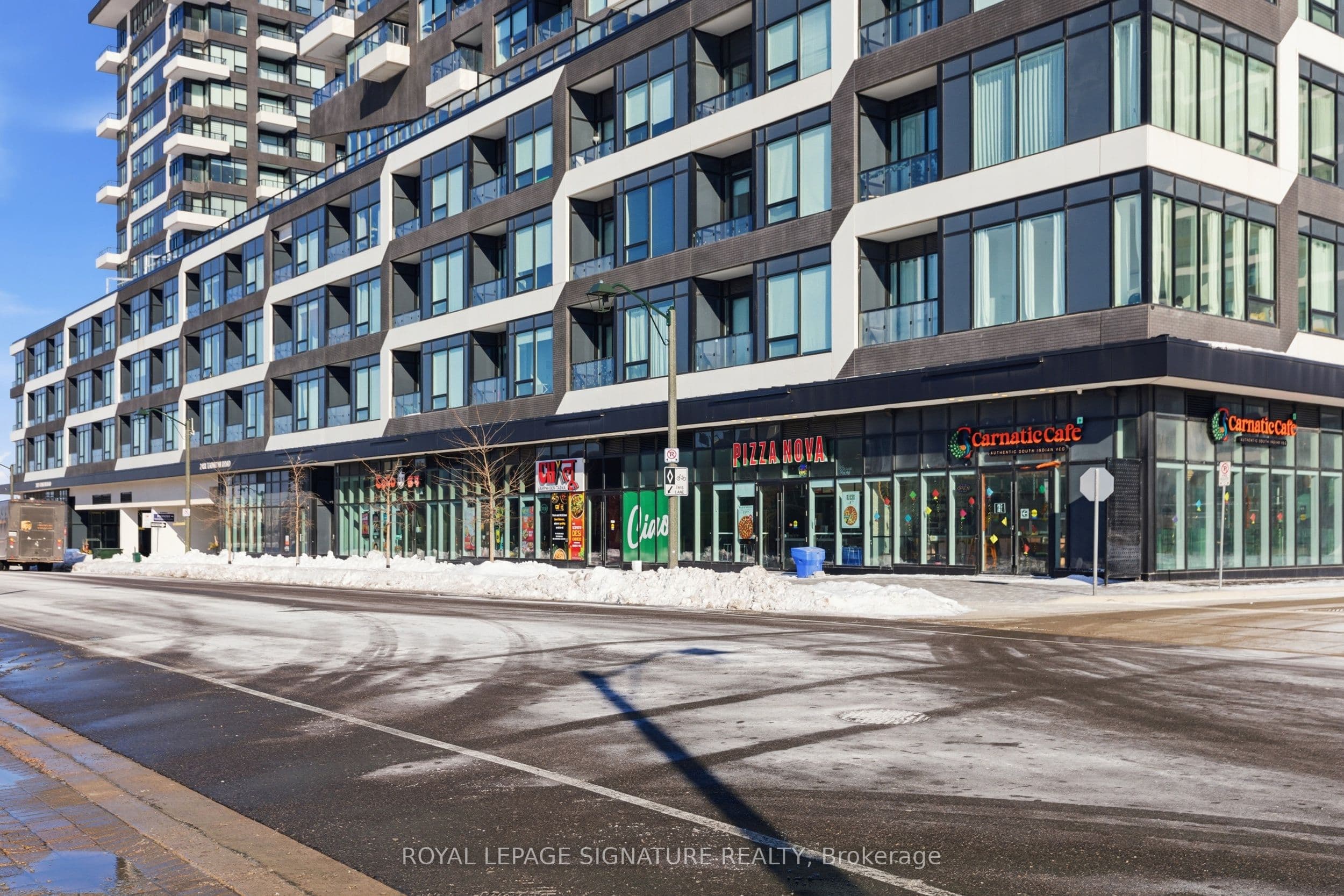 2489 Taunton Road 713, Oakville, ON L6H 3R9