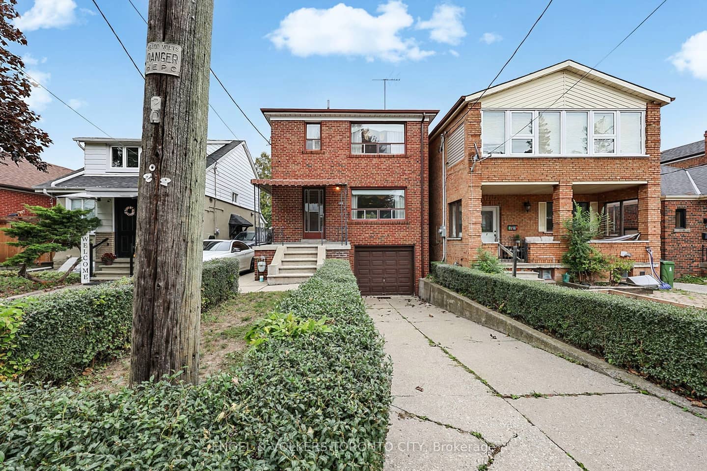 189 Locksley Avenue, Toronto, ON M6B 3N8