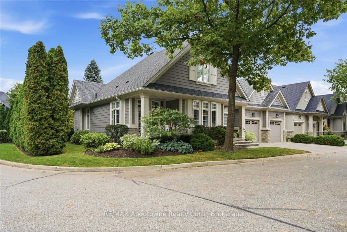 710 Hidden Grove Lane, Mississauga, ON L5H 4L2