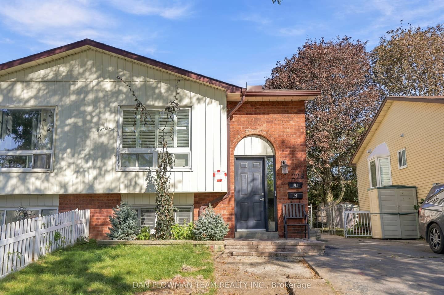 228 Medina Court, Oshawa, ON L1J 7E1