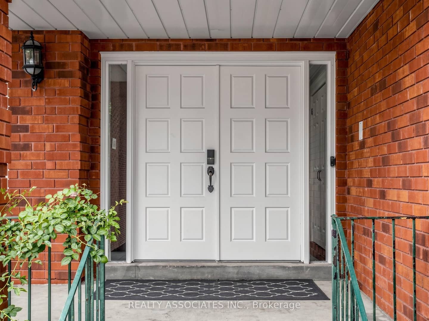 96 Zinnia Place S, Vaughan, ON L4L 6G7