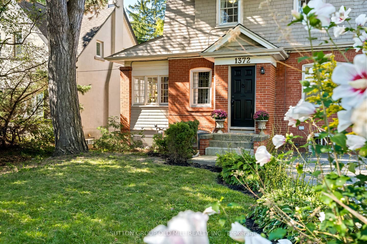 1372 Islington Avenue, Toronto, ON M9A 3K6
